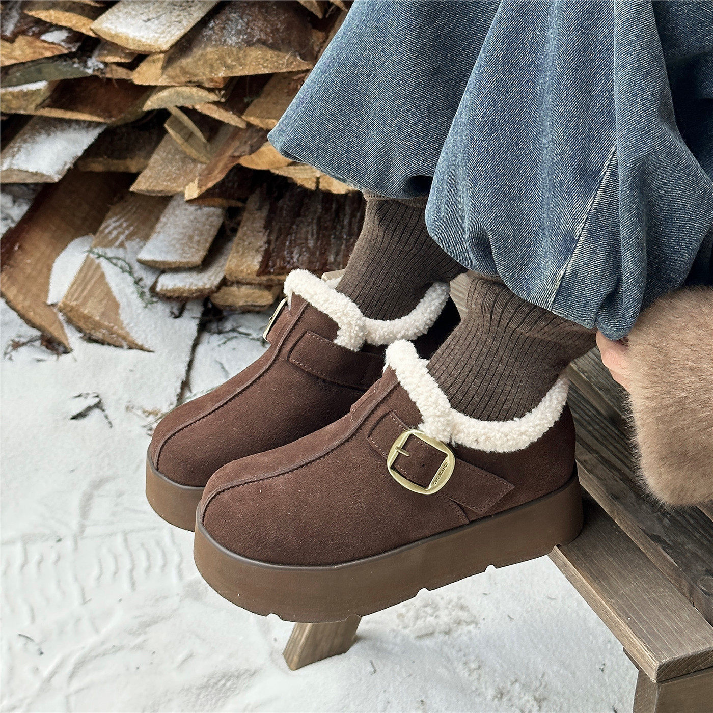 恋典粗跟厚底加绒勃肯鞋女冬季新款2025英伦风百搭显脚小真皮棉鞋