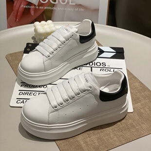 厚底增高小白鞋女2026百搭橡胶深口日常女款时尚休闲系带圆头板鞋