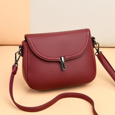香港中年妈妈包女包2023新款夏天软皮时尚锁扣零钱手机单肩斜挎包