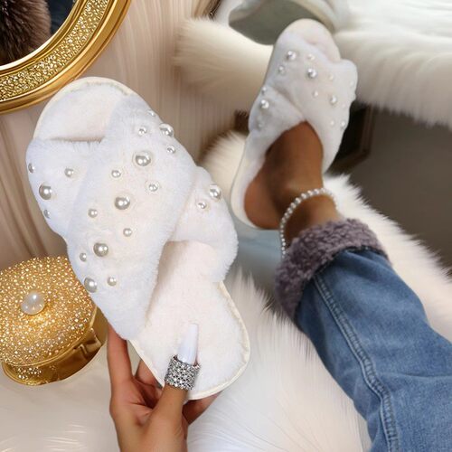 Flat bottomed pearl cross hairy slippers cotton slippers