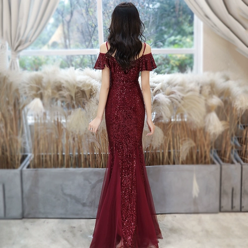 Летнее бордовое вечернее платье, цветная юбка, крой «рыбий хвост», премиум класс, городской стиль, открытые плечи