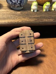 北美胡桃木实木玉琮盖置