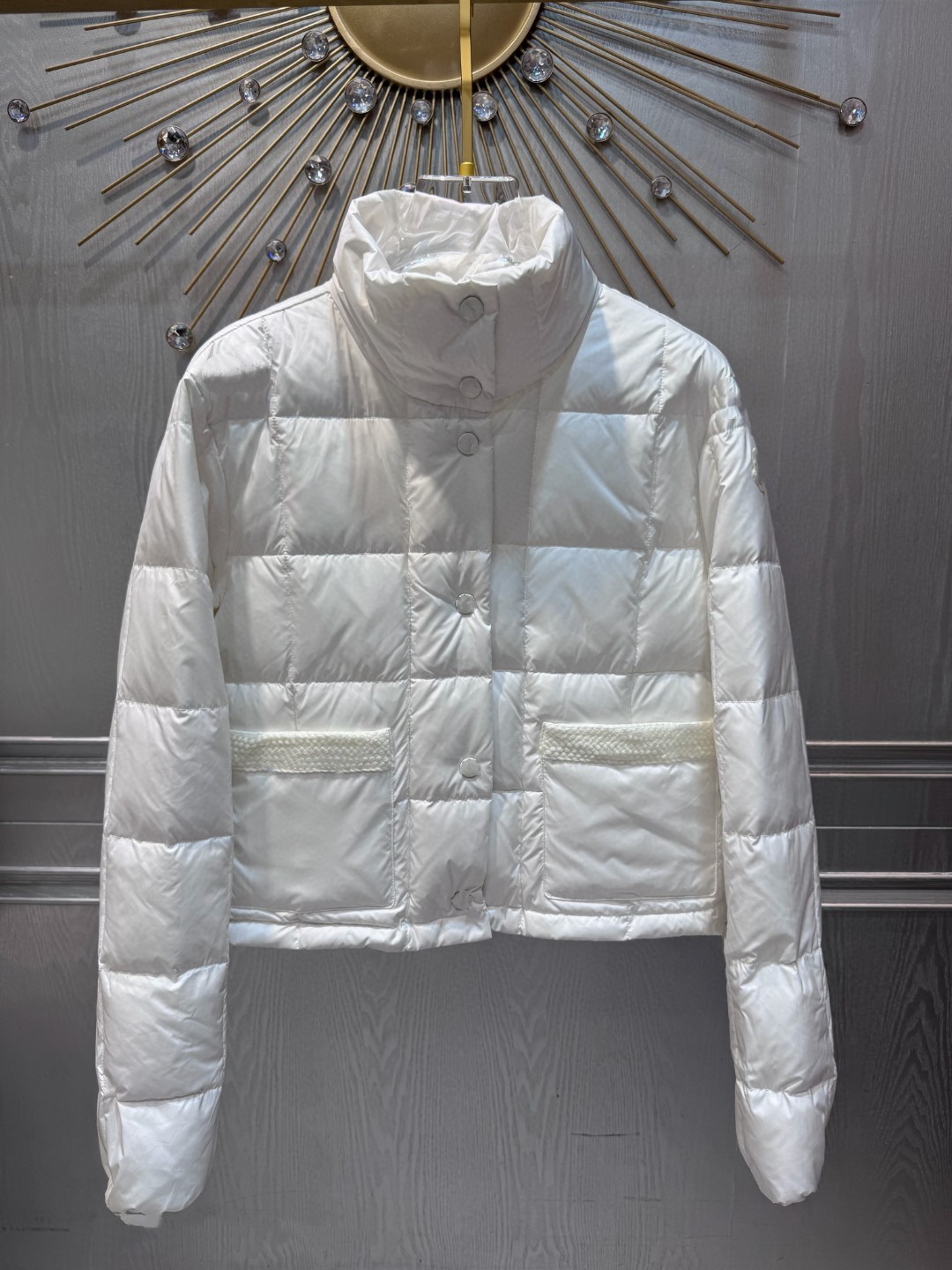 2025早春新款字母徽标印花立领羽绒服女