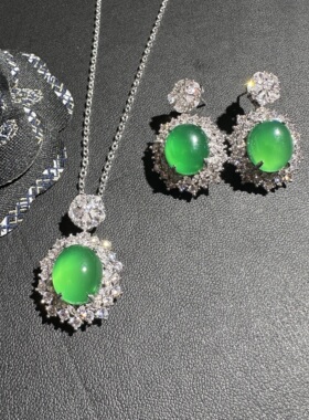 黄铜2026新款绿玉髓项链耳环套装女轻奢风高级感时尚送妈妈长辈