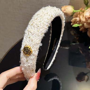 杨杨babytime 妙龄千金 定制香香风白色粗花呢山茶花发箍高颅顶闪