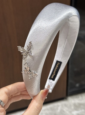 杨杨babytime 云缎蝶梦 银灰色缎面蝴蝶宽发箍高颅顶轻奢度假头箍