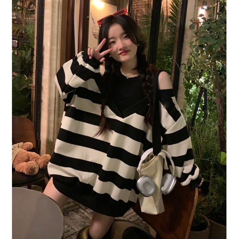 复古条纹露肩假两件卫衣女秋季