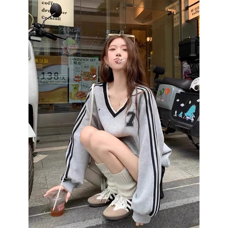 大码美式字母印花V领长袖卫衣女