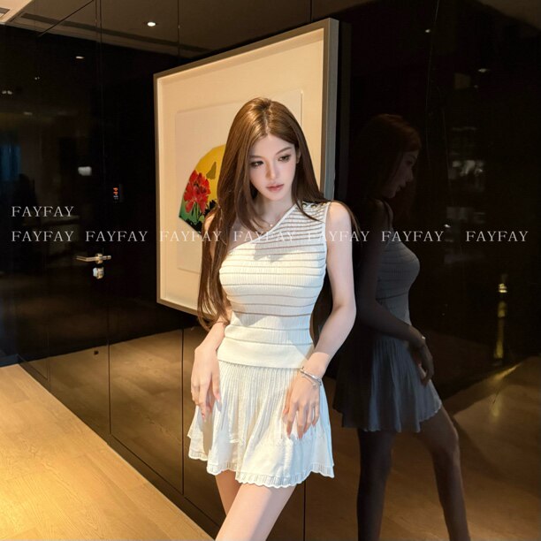 FAY【条纹肩章】斜肩金属扣无袖修身针织镂空条纹短款吊带上衣