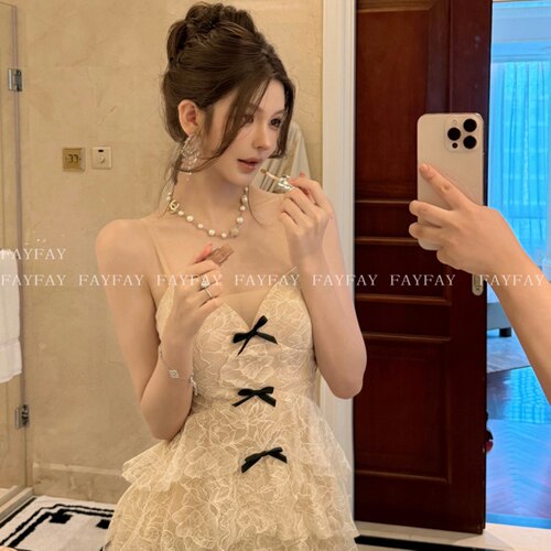 FAY【芝士布蕾】气质优雅蕾丝蝴蝶结带胸垫吊带连衣裙