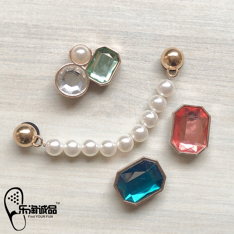 2023年新款Crocs洞洞鞋花卡骆驰