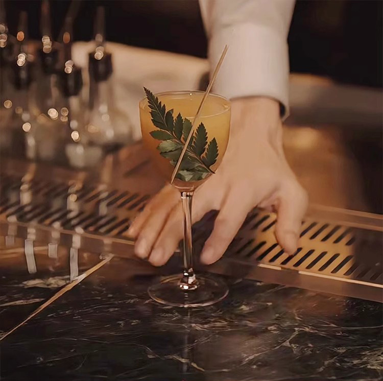 日式简约鸡尾酒杯酒吧个性透明尼克诺拉杯吹制水晶玻璃玛格丽特杯