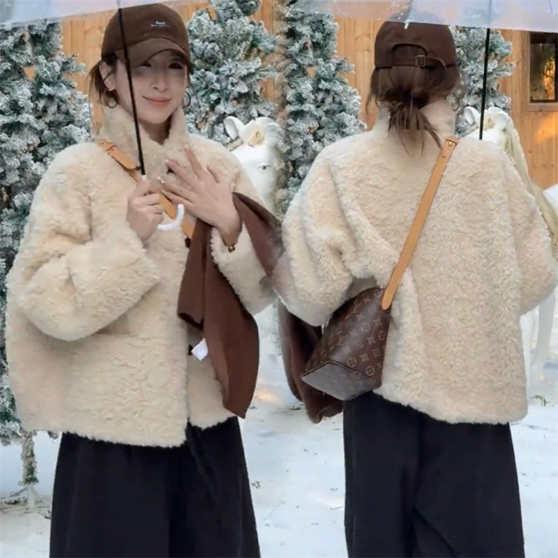 慵懒风立领单排扣毛毛外套女2025秋冬新款韩系保暖舒适宽松上衣,女装/女士精品,短外套,淘宝优惠券,粉丝福利购,淘宝优惠卷