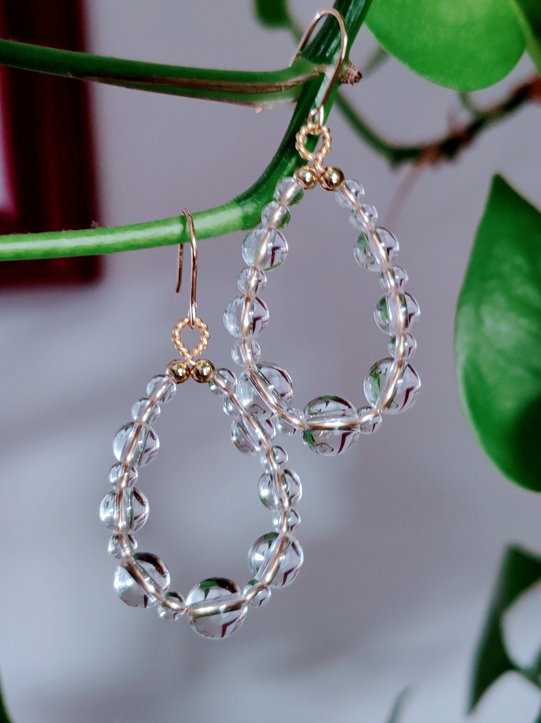 천연 크리스탈 귀걸이 투명한 화이트 크리스탈 귀걸이 심플하고 가볍고 고급스럽고 패셔너블한 귀걸이 틈새 기질과 높은 스타일 감각