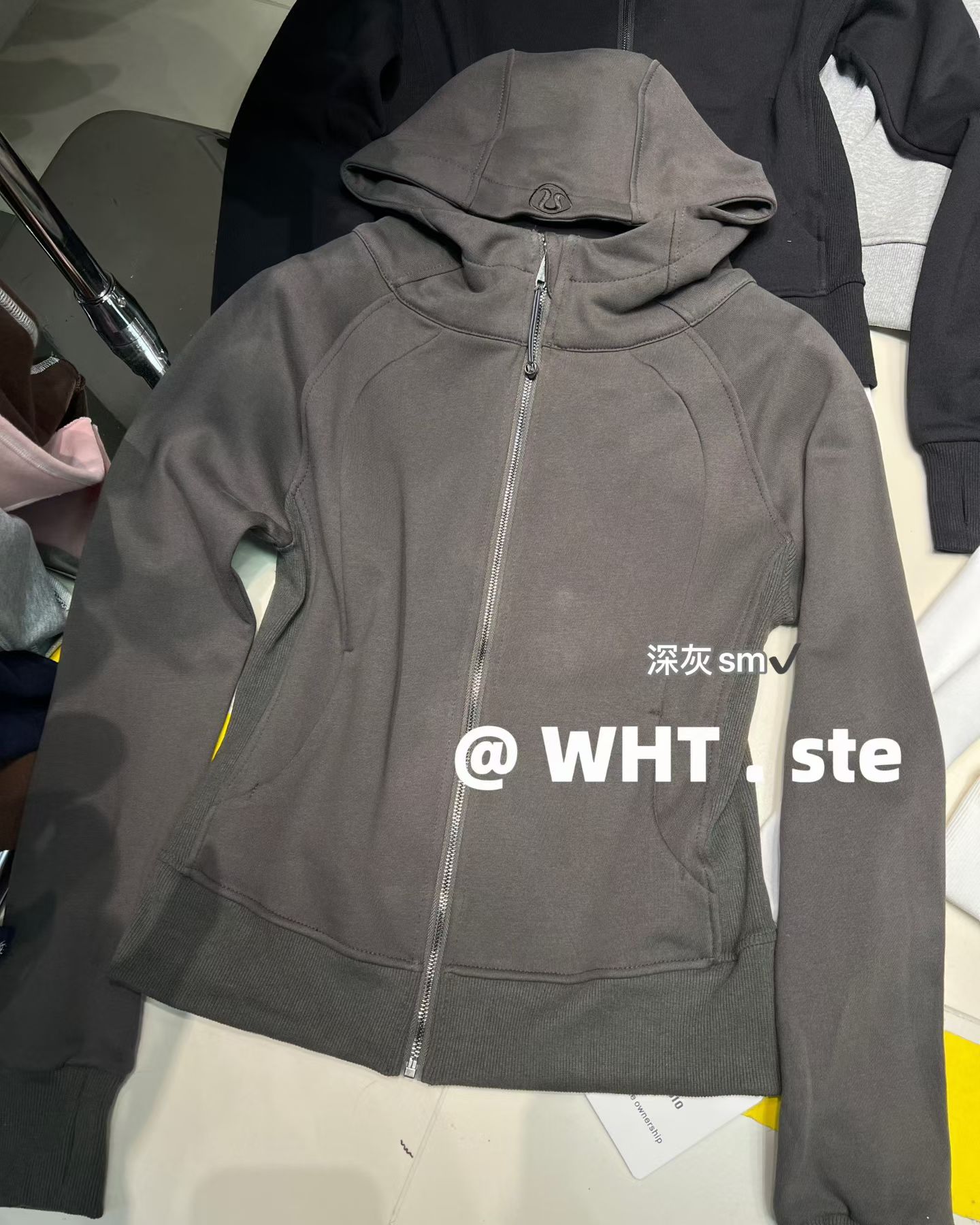 WHT秋季新款韩版时尚潮流刺绣连帽拉链开衫卫衣外套女修身显瘦ins