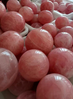 纯天然粉水晶球摆件粉水晶原石打磨粉水晶球家居装饰工艺品