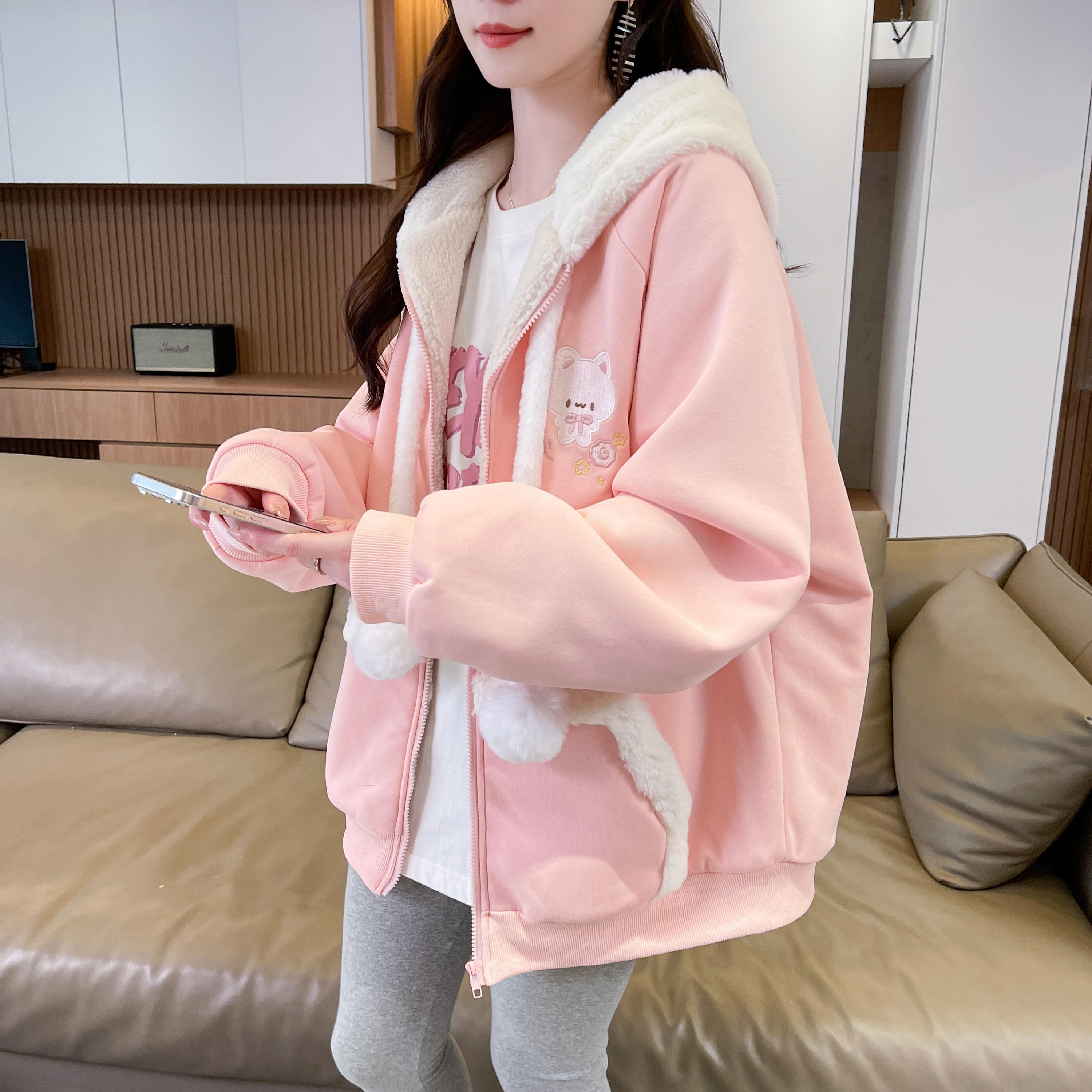 毛茸茸羊羔毛连帽卫衣女2025新款秋冬宽松加绒加厚少女学院风外套