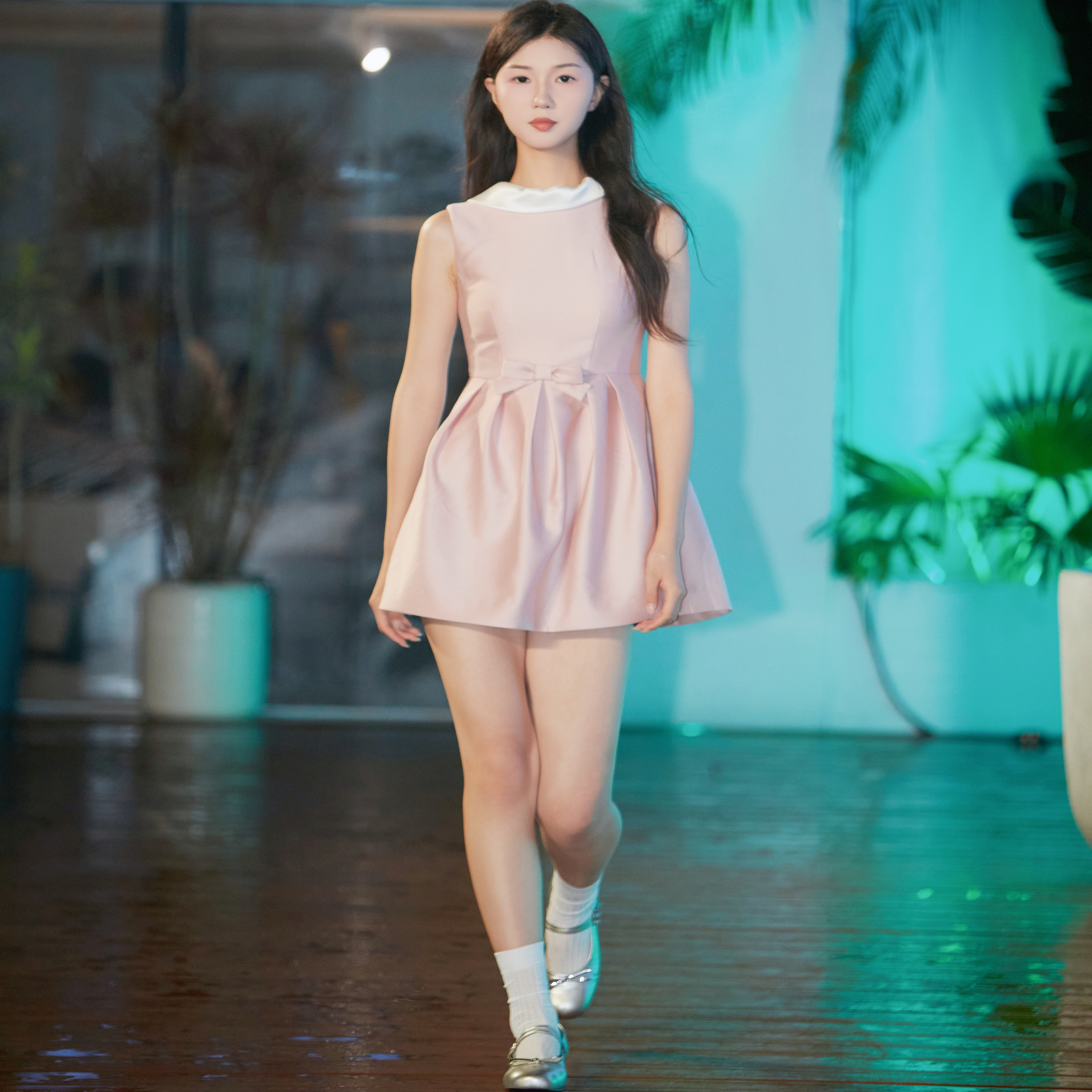 ESTER HSU 2025PF新品丝毛领口撞色蝴蝶结收腰无袖连衣裙粉色黑色