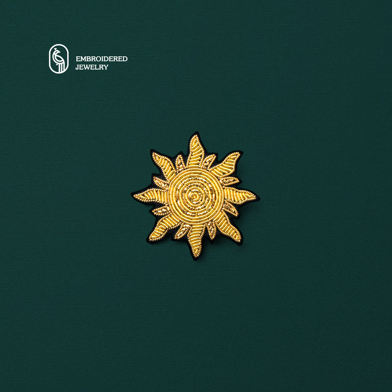 原创设计小众饰品手工刺绣徽章别针装饰太阳月亮情侣胸针高档配饰