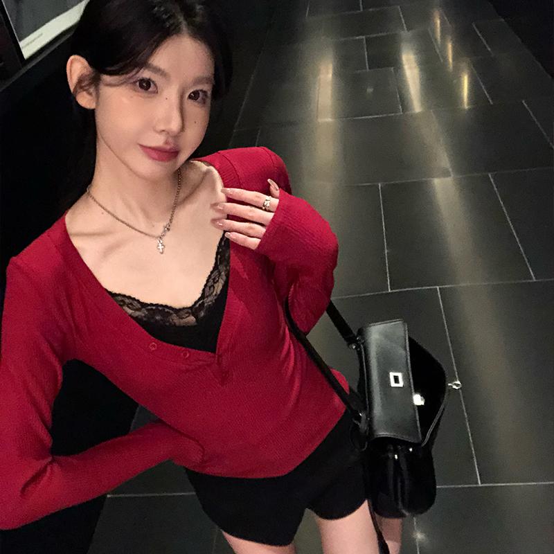 红色长袖U领修身女团T恤