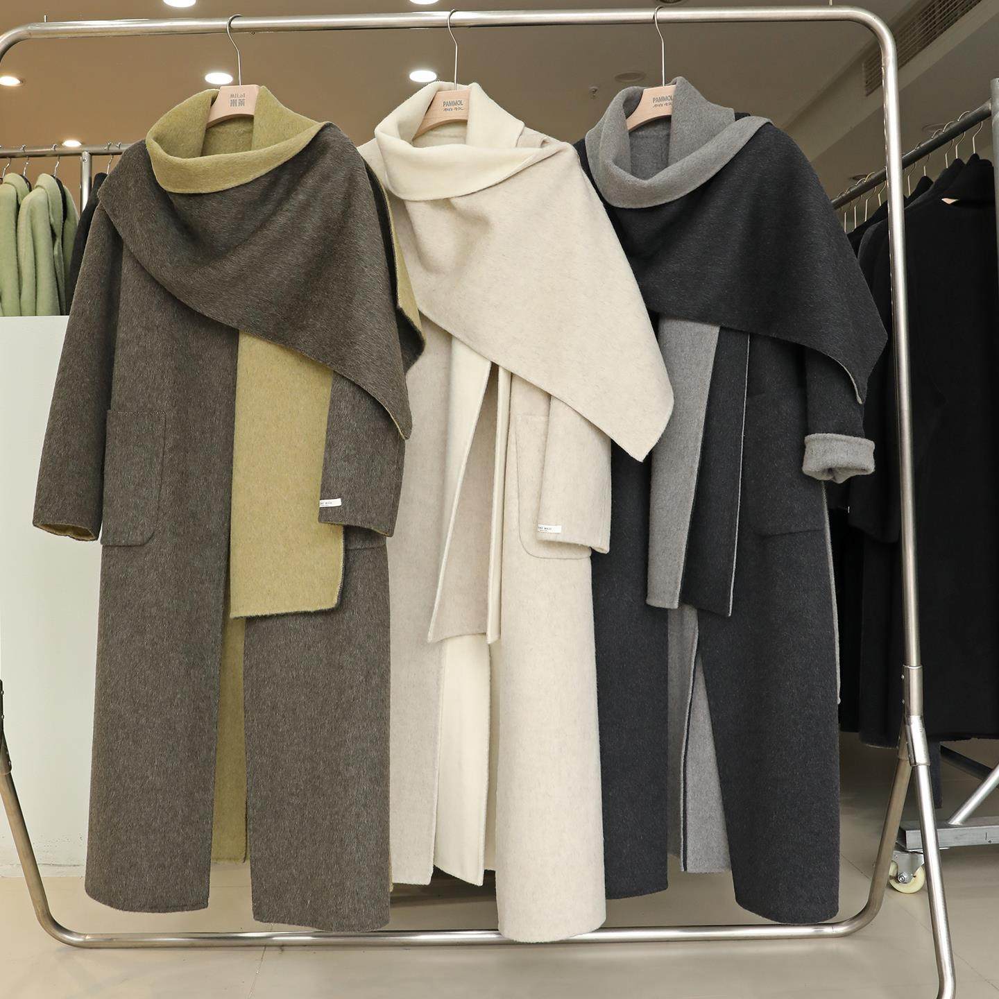 2025秋冬新款设计感大围巾加长款撞色双面绒毛呢外套女潮