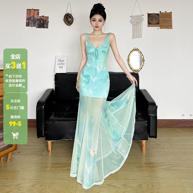 WEEKEEP 薄荷曼波V领系带印花网纱吊带连衣裙度假风收腰鱼尾长裙