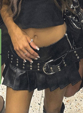 WEEKEEP【街头辣妹】高能机车风性感开叉铆钉PU皮裙小众百褶裙潮