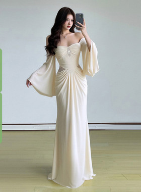 WEEKEEP 御姐风气质优雅一字肩蕾丝拼接喇叭袖连衣裙收腰褶皱长裙