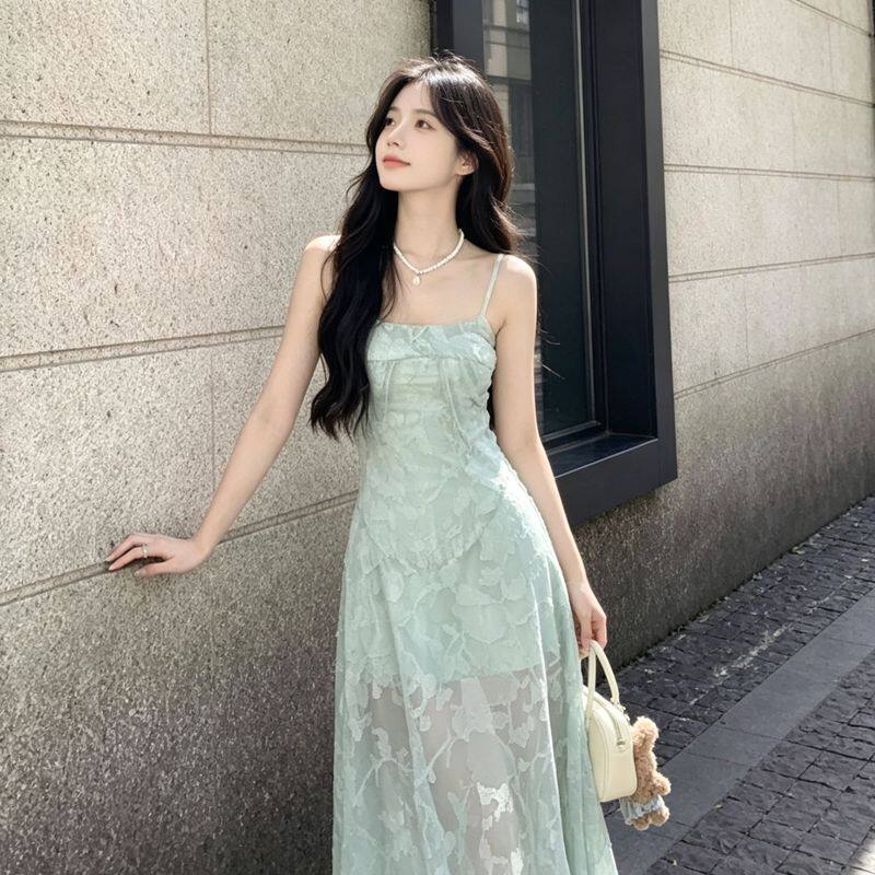 法式度假风蕾丝吊带连衣裙女2026夏季新款收腰显瘦气质大摆长裙子