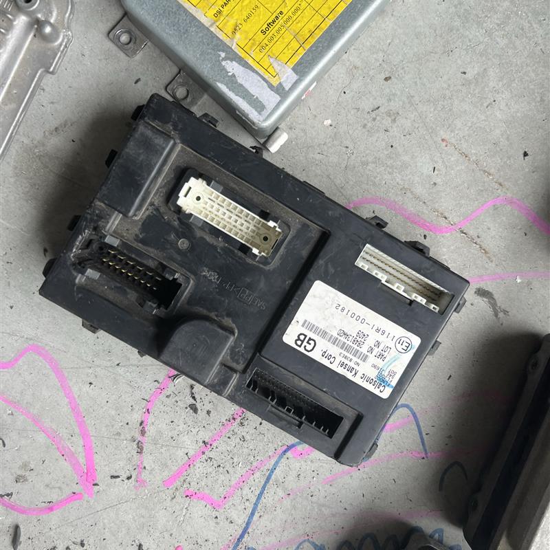 适用日阳光骐达轩逸骊威蓝鸟D60车身电脑主板BCM控制器电源模块