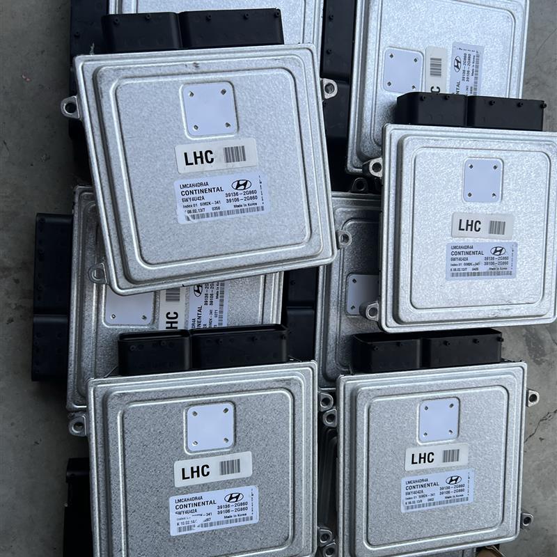 适用于起亚佳乐2.0L自动挡发动机电脑板39102-25142