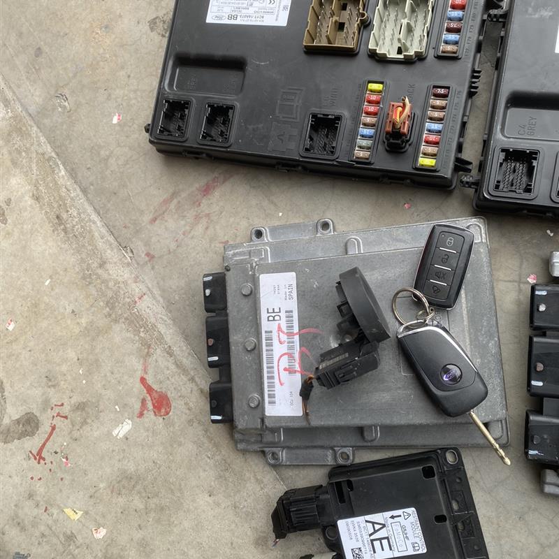 适配江铃新时代V348全顺车身电脑模块/8C1T-14A073-BC/BB/CF