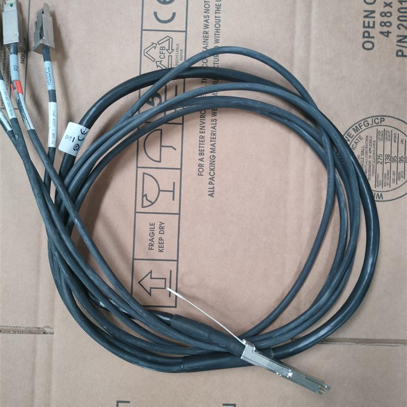 EMC 3.125 GBPS QSFP CABLE 1M 038-003-708 2M