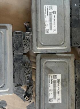 适用于新桑塔纳新捷达斯柯达发动机电脑板04E906033P
