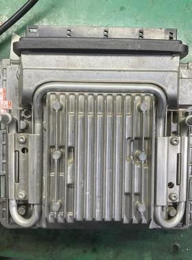 宝马N54发动机电脑板7系F02740iL控制单元MSD87.2行车电脑87.3