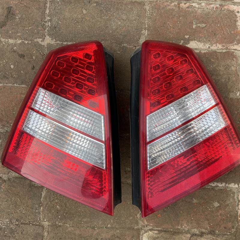 适配奔腾B70后尾灯总成10-11款奔腾b70倒车转向刹车灯总成原装拆