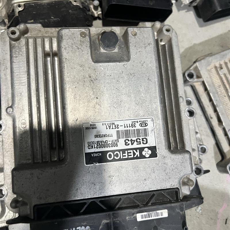 适用于现代悦动瑞纳起亚K2K3福瑞迪发动机电脑板变速箱电脑板