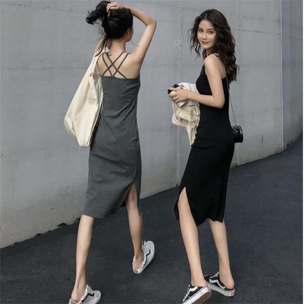 韩国2026春夏性感小黑裙女心机露背中长版包臀裙子打底吊带洋装