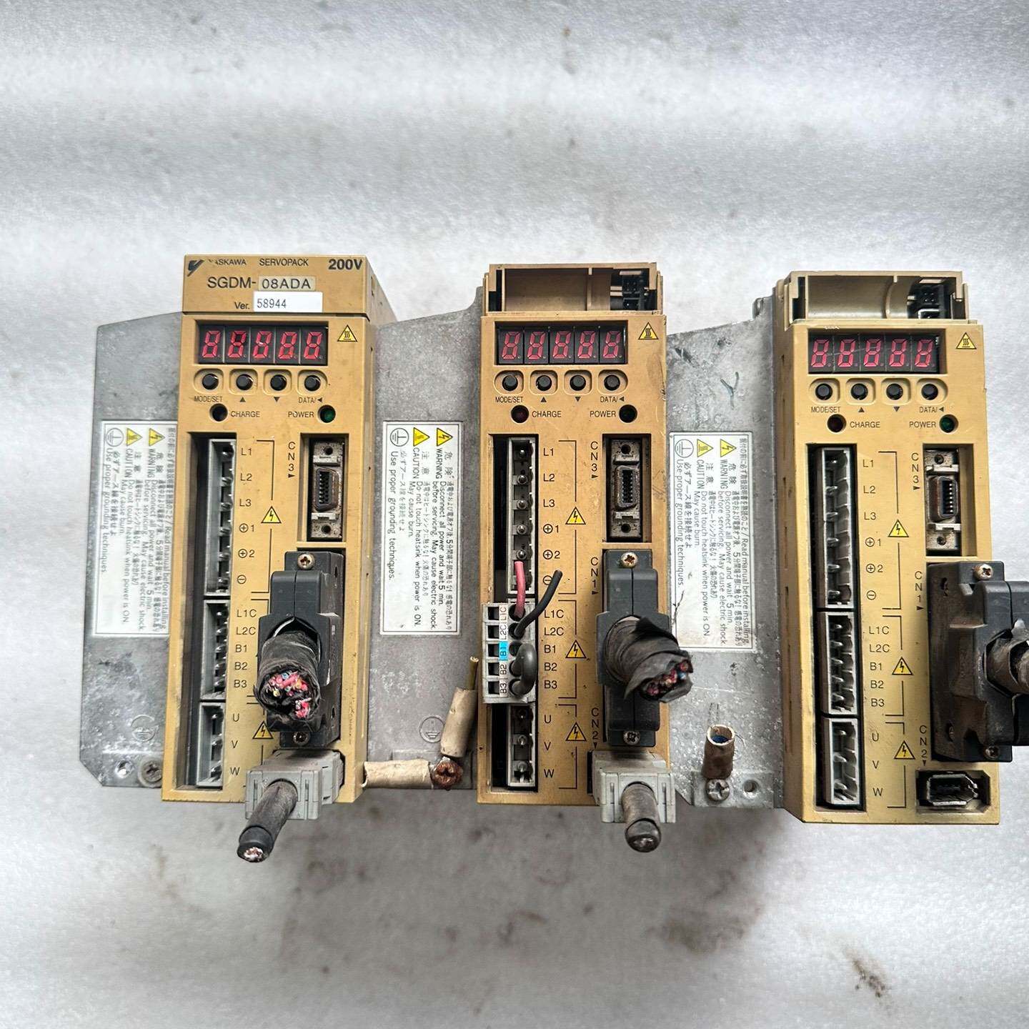 议价0.8KW伺服驱动器SGDM-08ADA实物拍摄