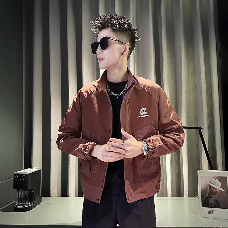 酒红色夹克男士春秋款高级感痞帅修身立领外套男装潮牌休闲上衣服