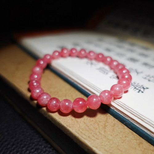 天然收藏级冰种红纹石手链桃花