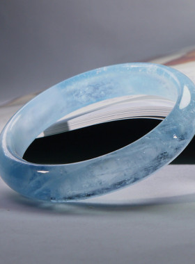 简约风水晶透彻女友海蓝宝手镯