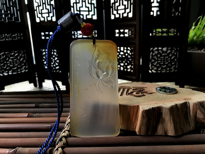 天然玉髓禅意无相佛精工关公吊坠