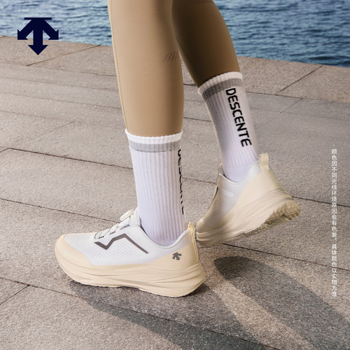 DESCENTE迪桑特ENERZITE系列LAVITATE AIR WIRE 3.0跑鞋男女同款