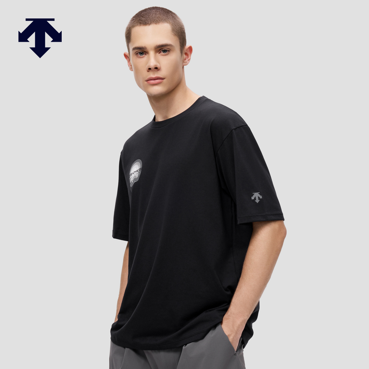 DESCENTE迪桑特ALLTERRAIN 81系列轻户外男士印花短袖T恤