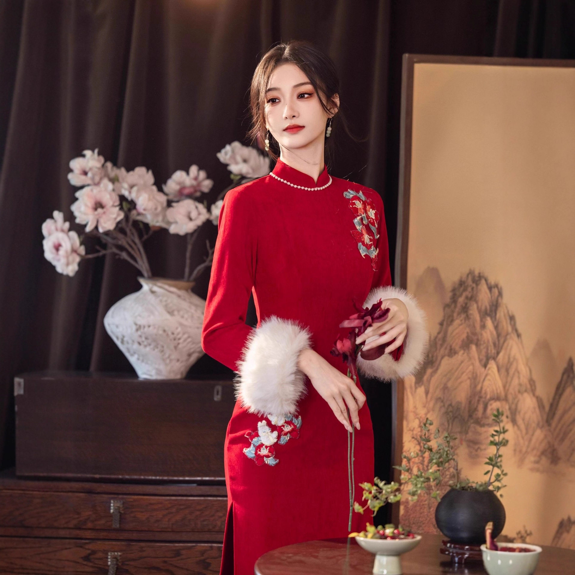 2026新款冬款绣花大红色旗袍改良礼服裙修身圆襟立领长款旗袍高品