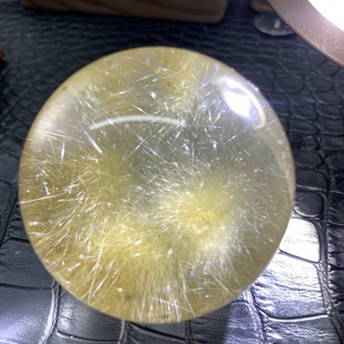 天然发晶烟花兔毛花水晶球摆件直径49.4毫米钢丝黄兔毛黄兔毛球