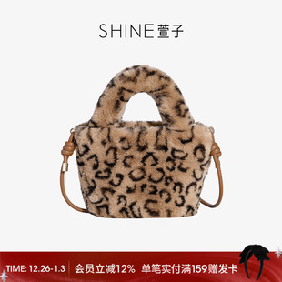 SHINE萱子饰品巴恩风豹纹毛绒手提包千禧风秋冬女款 单肩斜挎包