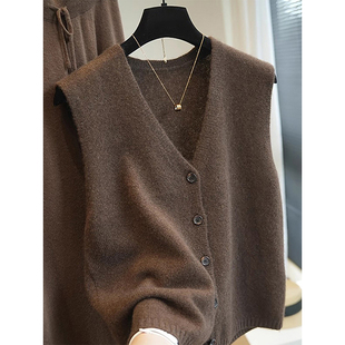 美拉德咖色V领针织马甲女士冬季 慵懒风软糯气质叠穿毛衣坎肩上衣