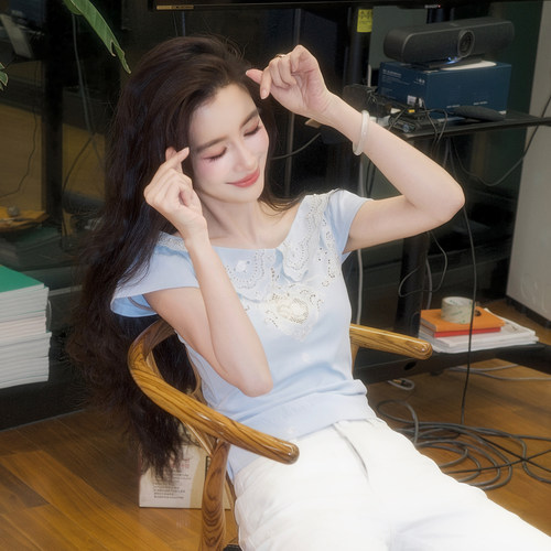 【杨颖同款】lefame拉飞姆26夏洛可可绣花珠饰镂空短袖T恤上衣女